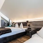 Hotel Demas Muenchen-unterhaching 3*