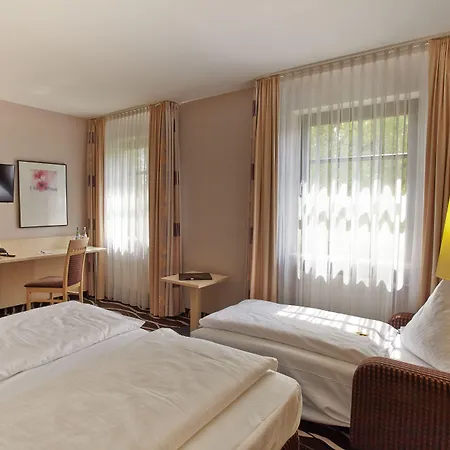 Demas Muenchen-unterhaching 3*